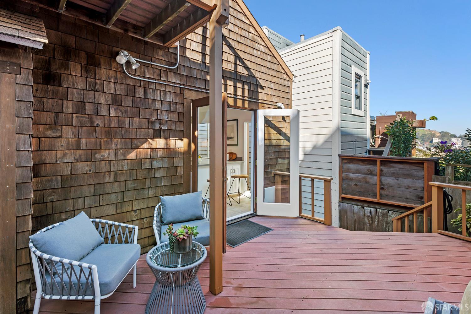 Detail Gallery Image 27 of 30 For 327 Caselli Ave, San Francisco,  CA 94114 - 2 Beds | 1/1 Baths