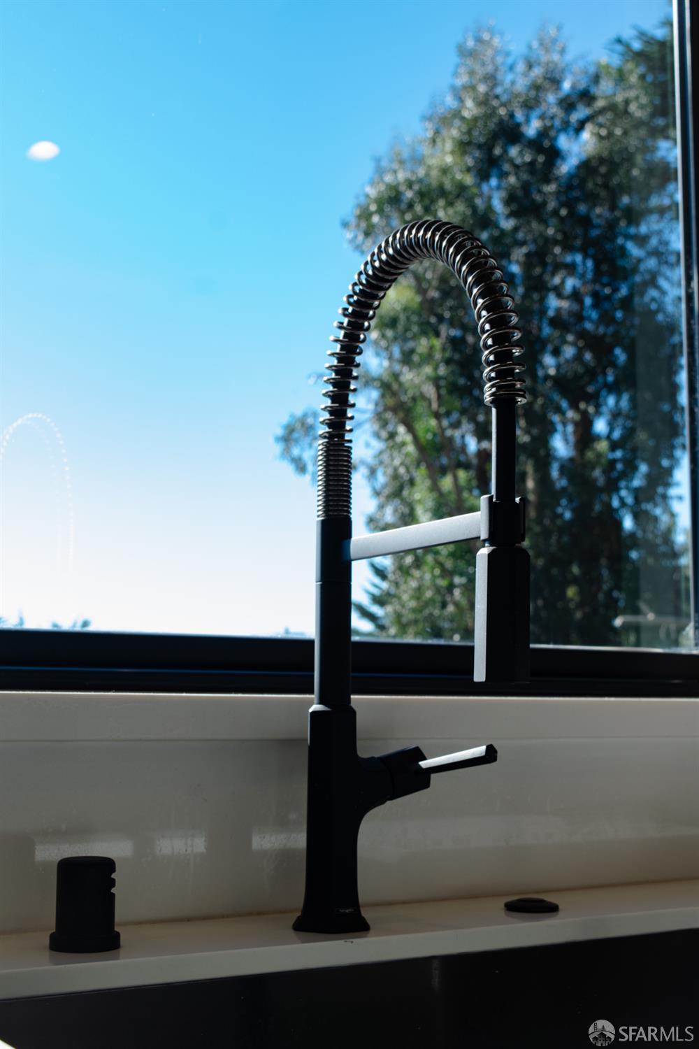 Detail Gallery Image 11 of 33 For 882 Stetson St, Moss Beach,  CA 94038 - 4 Beds | 3/1 Baths