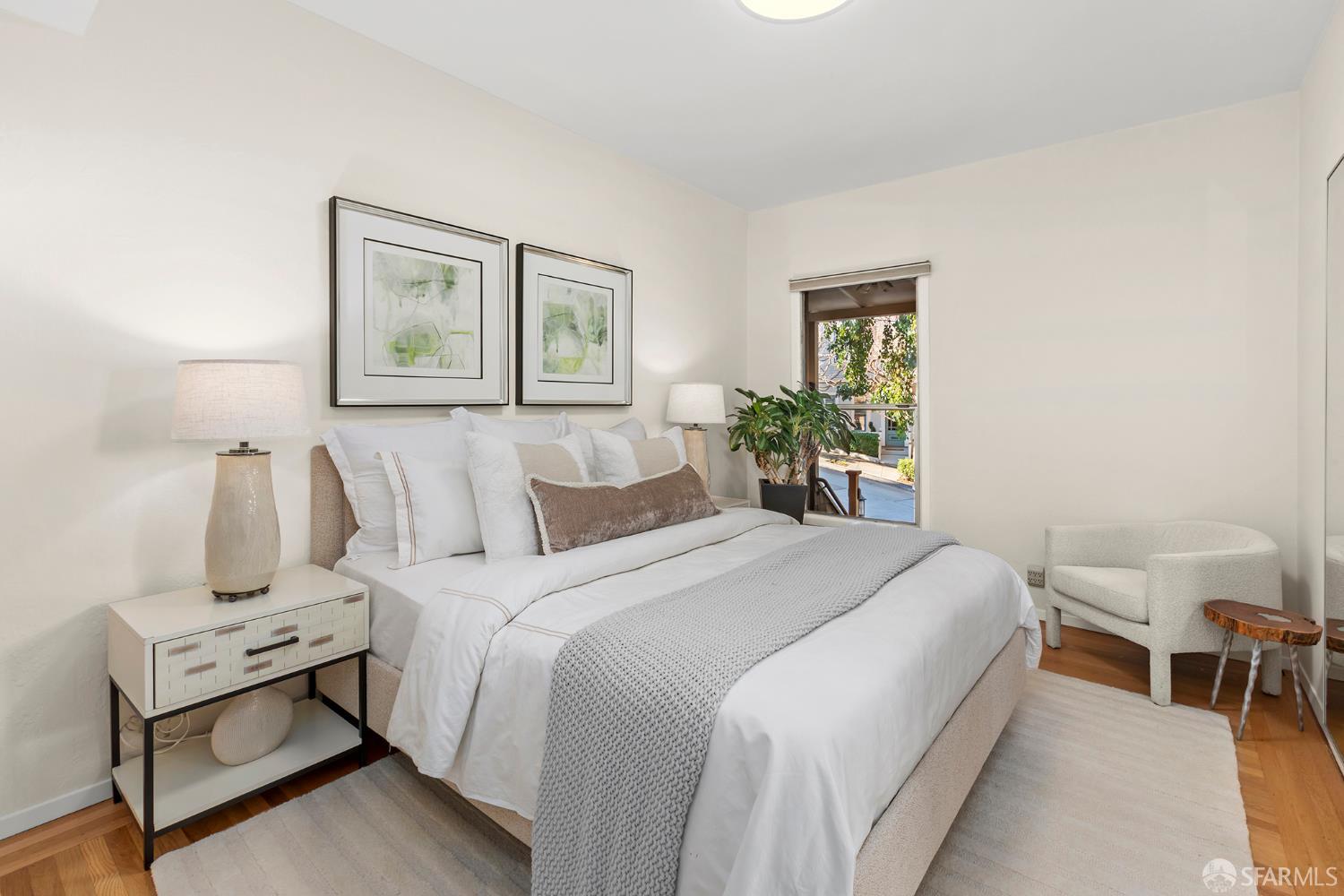 Detail Gallery Image 12 of 30 For 327 Caselli Ave, San Francisco,  CA 94114 - 2 Beds | 1/1 Baths