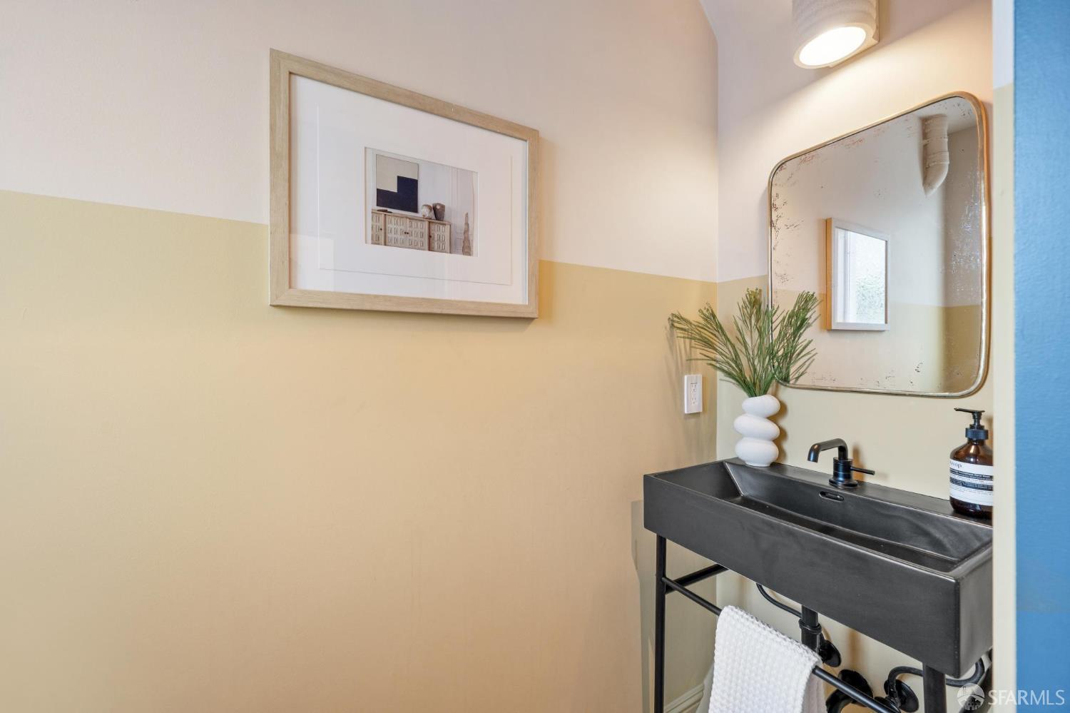 Detail Gallery Image 27 of 97 For 3316 Folsom St, San Francisco,  CA 94110 - 2 Beds | 2/1 Baths