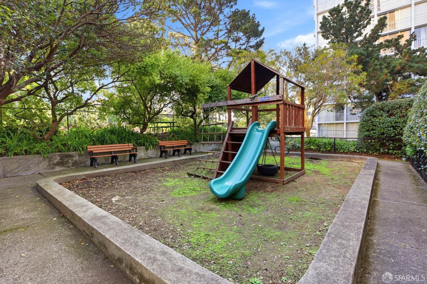 Detail Gallery Image 33 of 35 For 66 Cleary Ct #509,  San Francisco,  CA 94109 - 3 Beds | 2 Baths