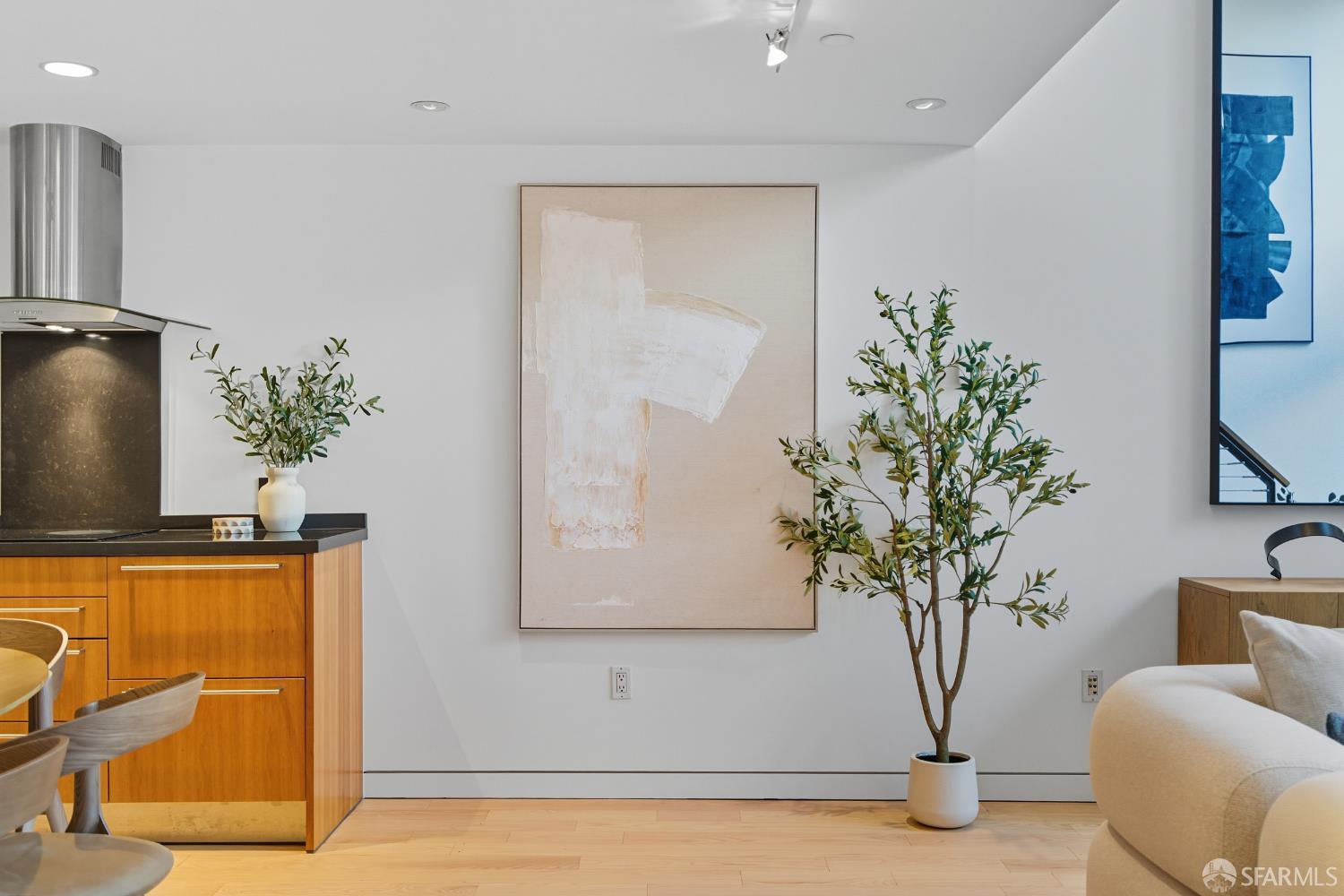 Detail Gallery Image 15 of 38 For 188 South Park St #5,  San Francisco,  CA 94107 - 3 Beds | 2/1 Baths