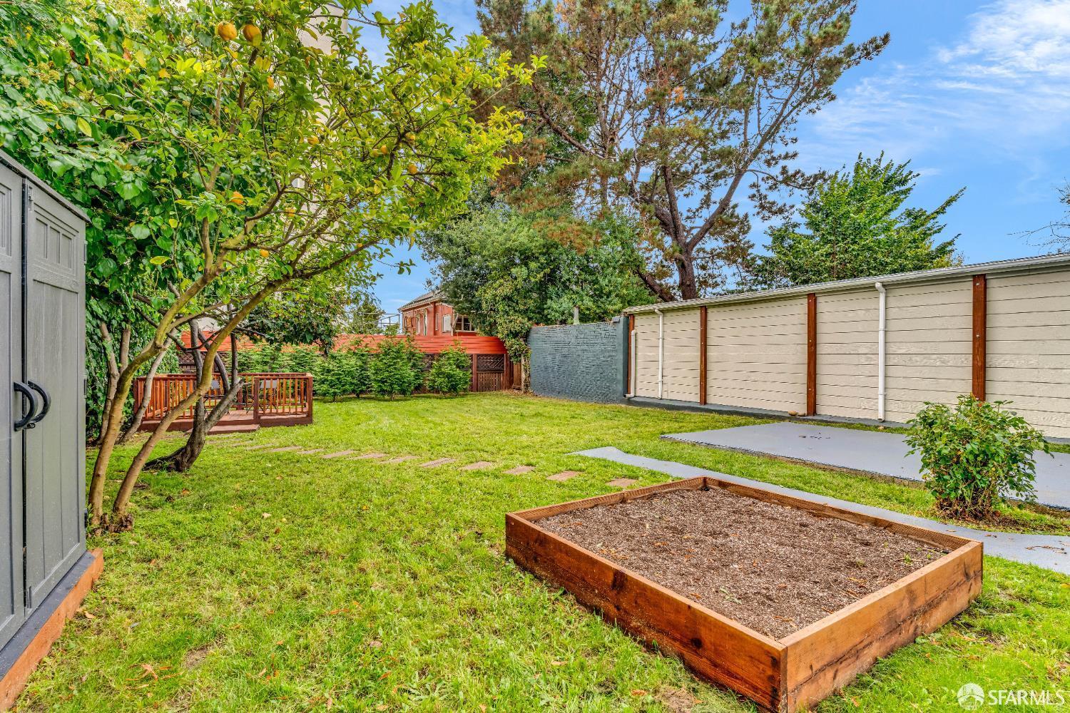 Detail Gallery Image 39 of 42 For 2918 Newbury St, Berkeley,  CA 94703 - 3 Beds | 1/1 Baths