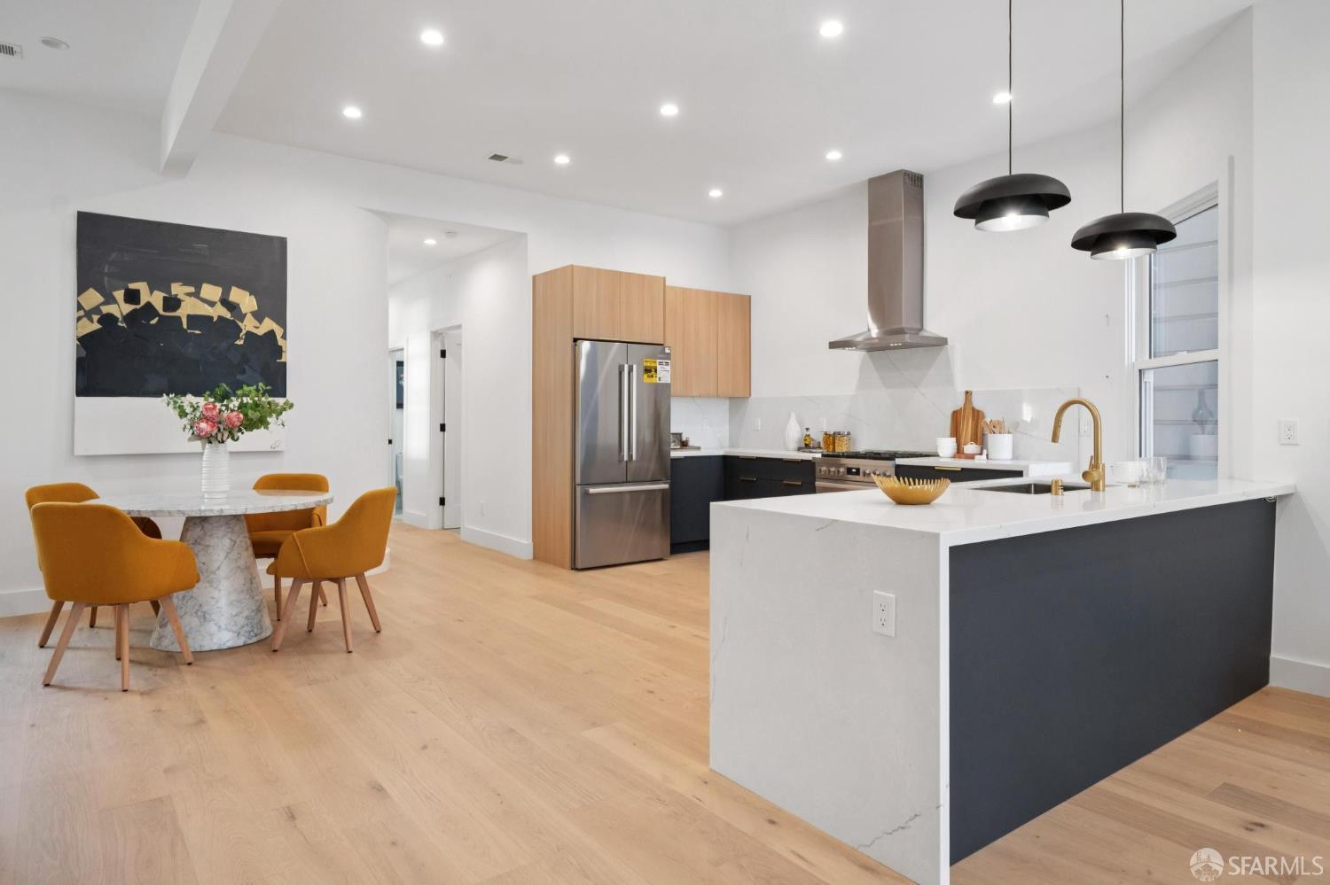 Detail Gallery Image 8 of 56 For 224 Clayton St #224,  San Francisco,  CA 94117 - 4 Beds | 2/1 Baths