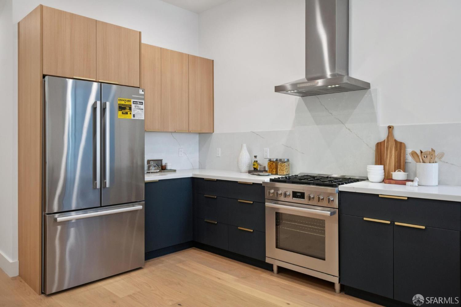 Detail Gallery Image 11 of 56 For 224 Clayton St #224,  San Francisco,  CA 94117 - 4 Beds | 2/1 Baths