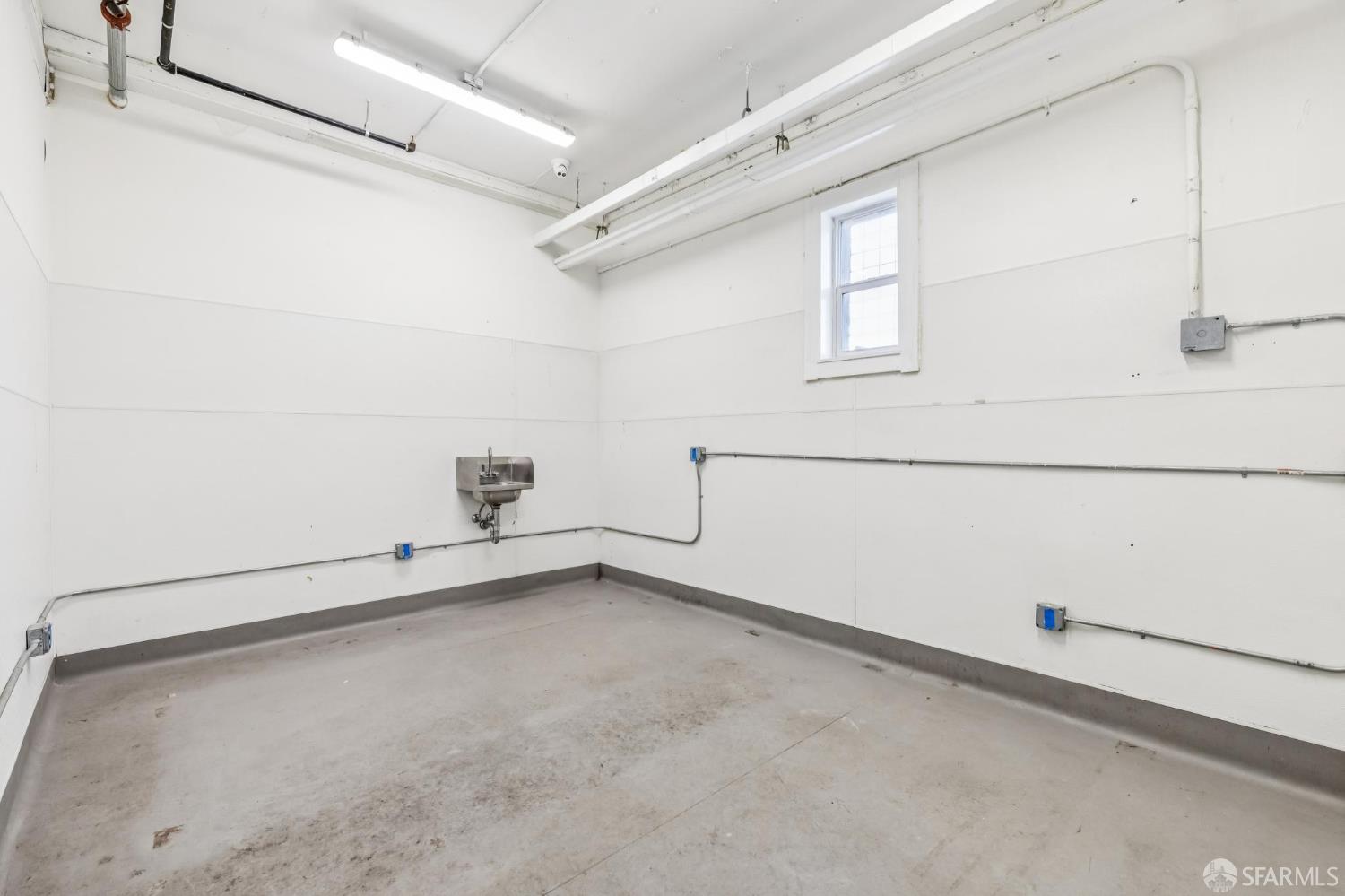 Detail Gallery Image 13 of 31 For 2250 Jerrold Ave #11,  San Francisco,  CA 94124 - – Beds | – Baths