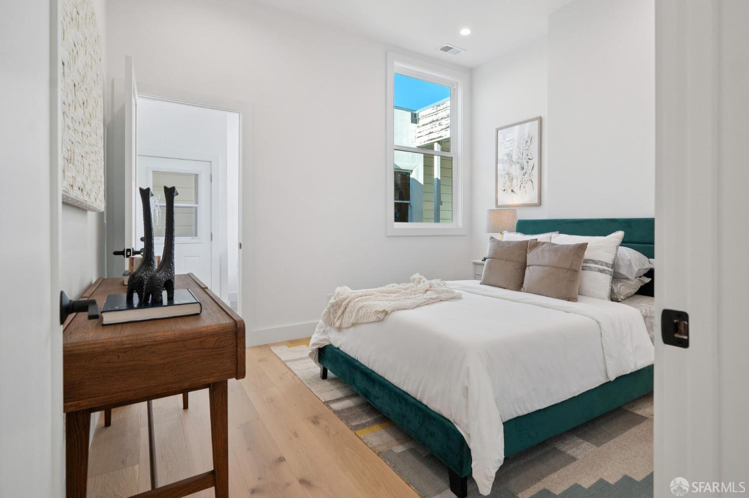 Detail Gallery Image 20 of 56 For 224 Clayton St #224,  San Francisco,  CA 94117 - 4 Beds | 2/1 Baths