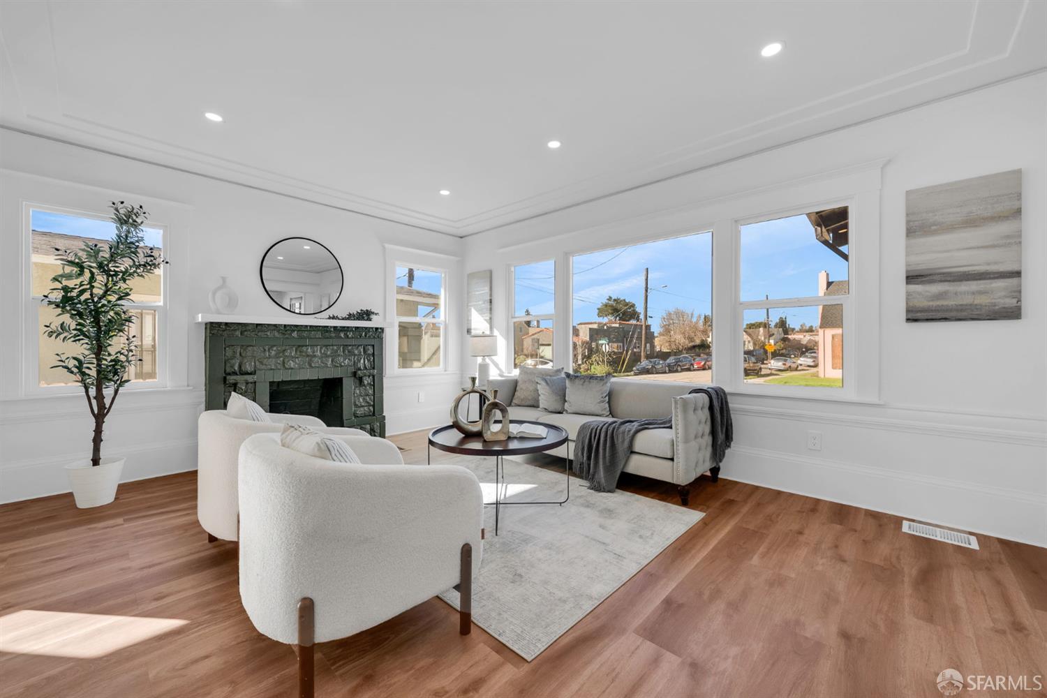 Detail Gallery Image 10 of 56 For 2906 Seminary Ave, Oakland,  CA 94605 - 2 Beds | 2 Baths