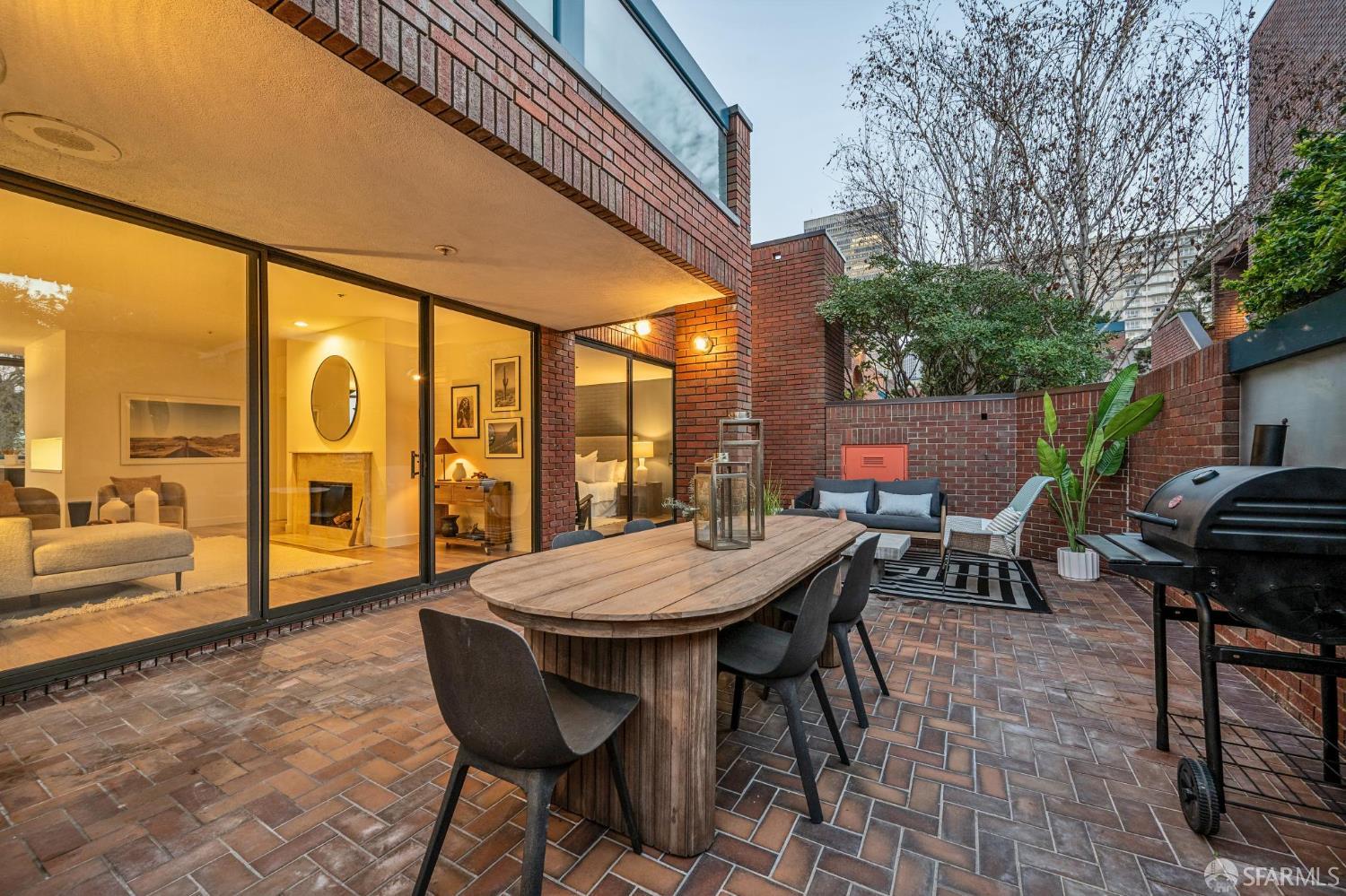 Detail Gallery Image 3 of 55 For 640 Davis St #24,  San Francisco,  CA 94111 - 2 Beds | 2 Baths