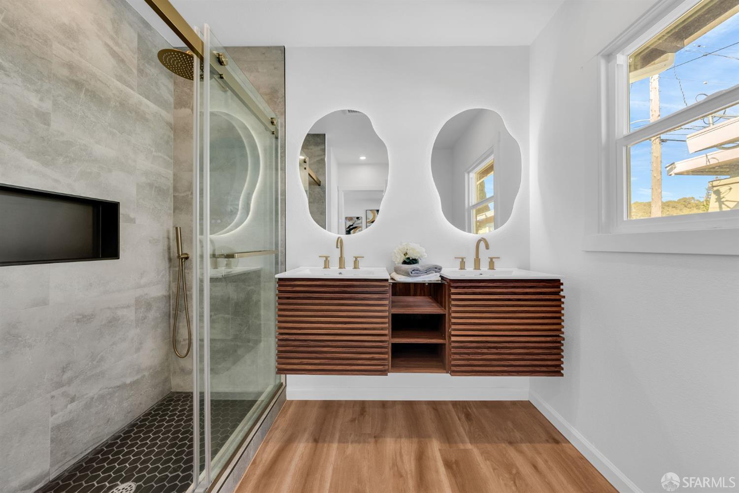 Detail Gallery Image 36 of 56 For 2906 Seminary Ave, Oakland,  CA 94605 - 2 Beds | 2 Baths