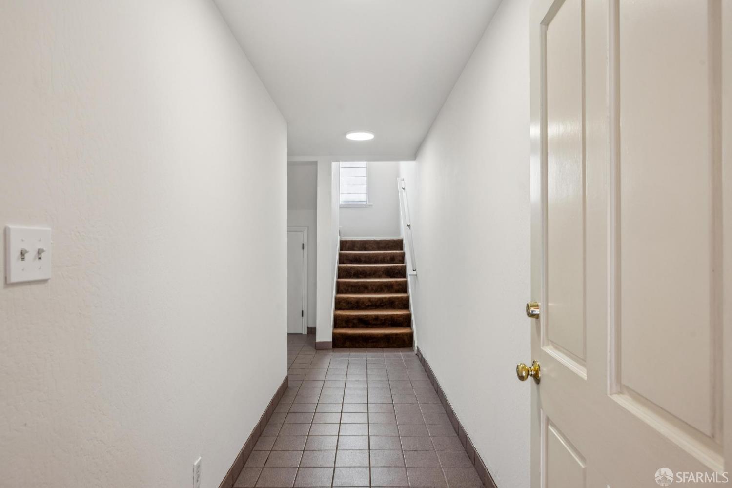 Detail Gallery Image 6 of 60 For 567 Edna St, San Francisco,  CA 94112 - 3 Beds | 3/1 Baths