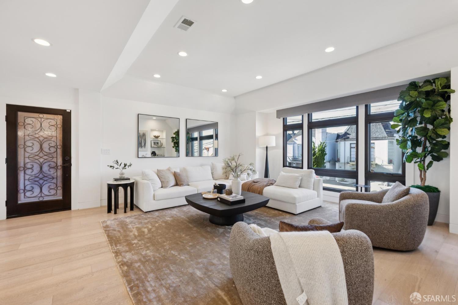 Detail Gallery Image 3 of 42 For 1474 34th Ave, San Francisco,  CA 94122 - 5 Beds | 4 Baths