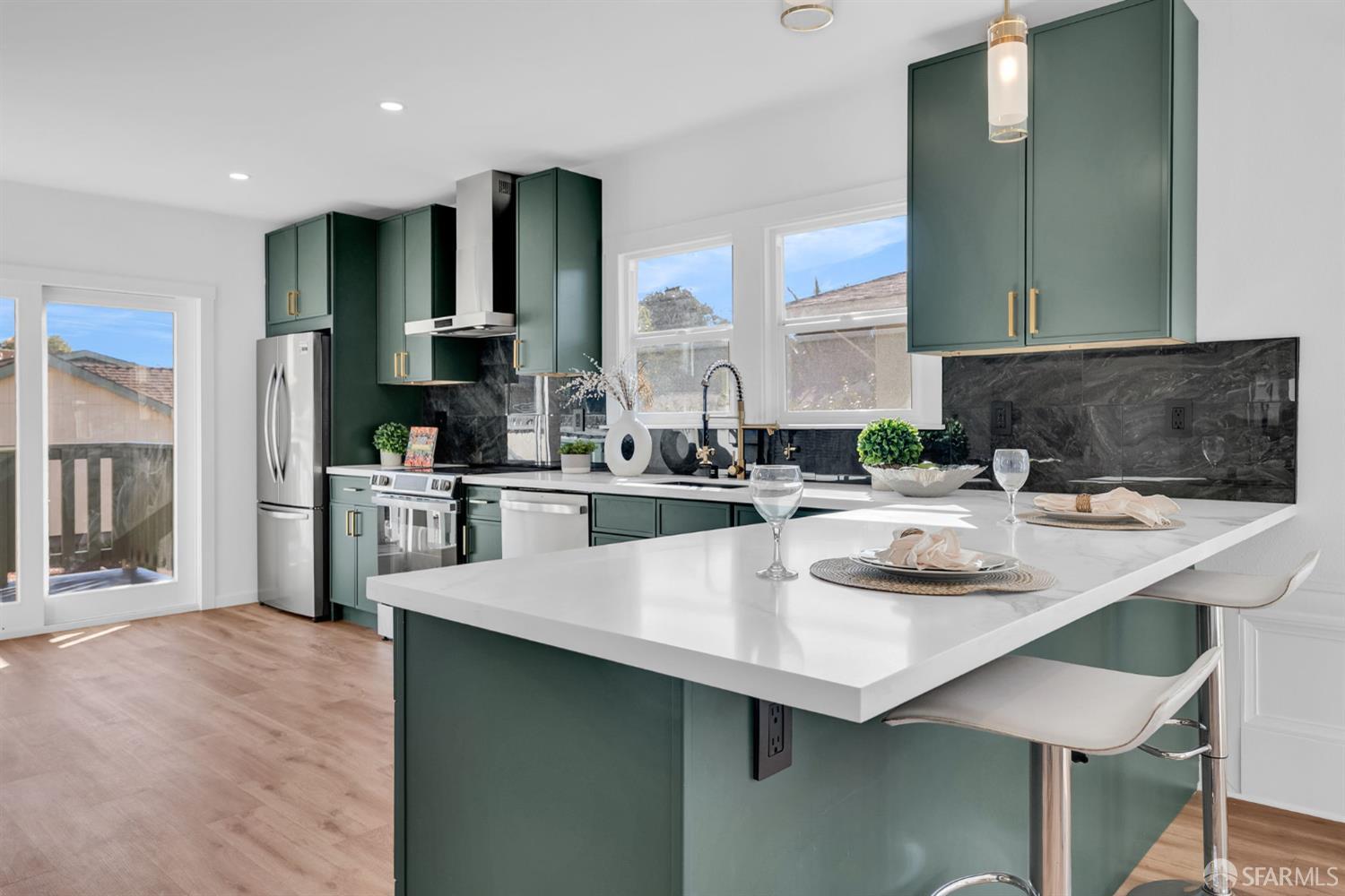 Detail Gallery Image 17 of 56 For 2906 Seminary Ave, Oakland,  CA 94605 - 2 Beds | 2 Baths