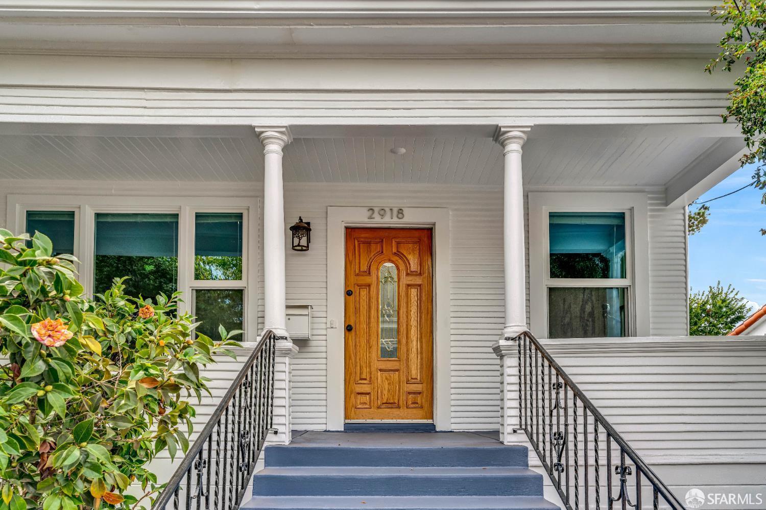 Detail Gallery Image 6 of 42 For 2918 Newbury St, Berkeley,  CA 94703 - 3 Beds | 1/1 Baths