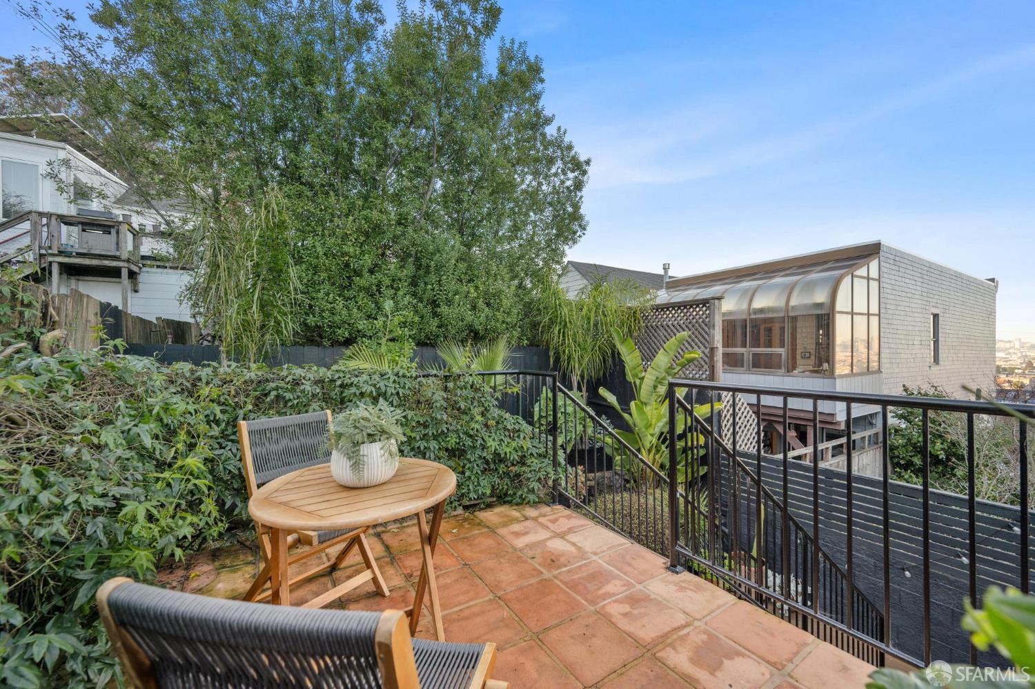 Detail Gallery Image 16 of 97 For 3316 Folsom St, San Francisco,  CA 94110 - 2 Beds | 2/1 Baths