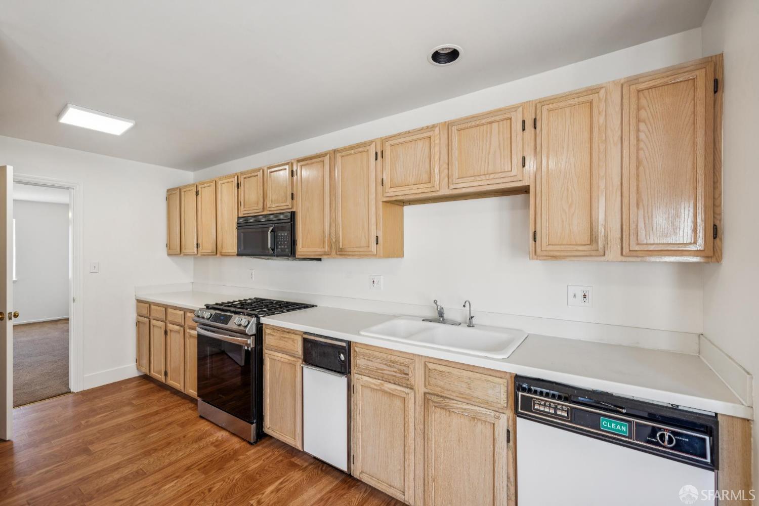 Detail Gallery Image 26 of 60 For 567 Edna St, San Francisco,  CA 94112 - 3 Beds | 3/1 Baths