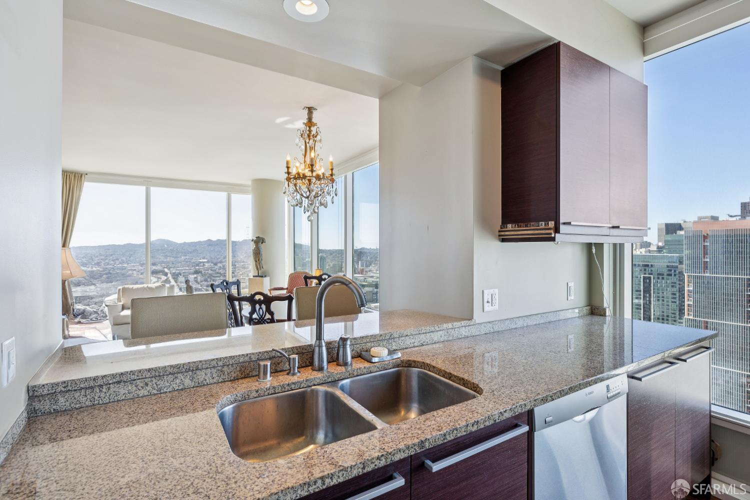 Detail Gallery Image 14 of 47 For 425 1st St #3706,  San Francisco,  CA 94105 - 2 Beds | 2 Baths