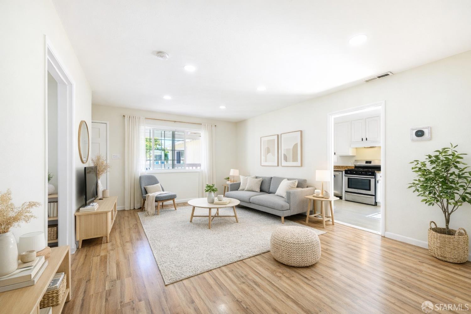 Front Image Thumbnail for SF426094563