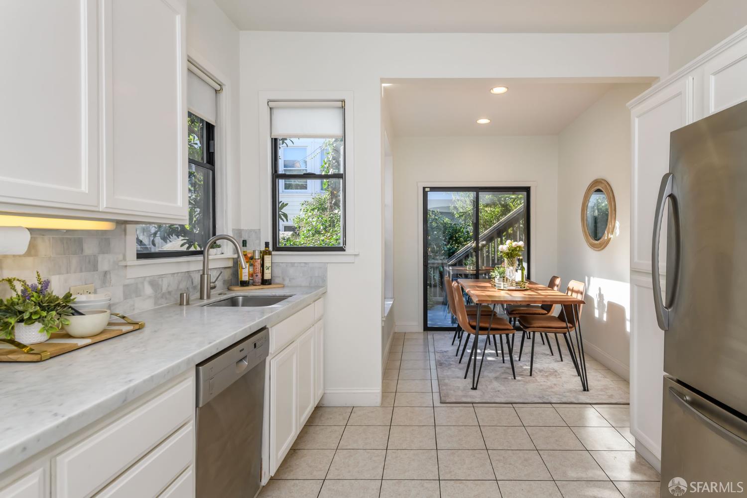 Detail Gallery Image 11 of 16 For 34 Dearborn St a,  San Francisco,  CA 94110 - 2 Beds | 1 Baths