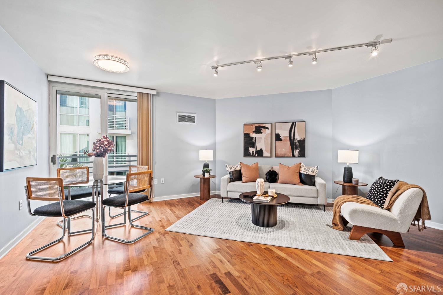 555 4th Street # 822