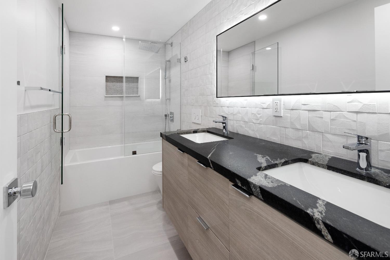 Detail Gallery Image 11 of 20 For 2200 Sacramento St #1006,  San Francisco,  CA 94115 - 2 Beds | 2 Baths