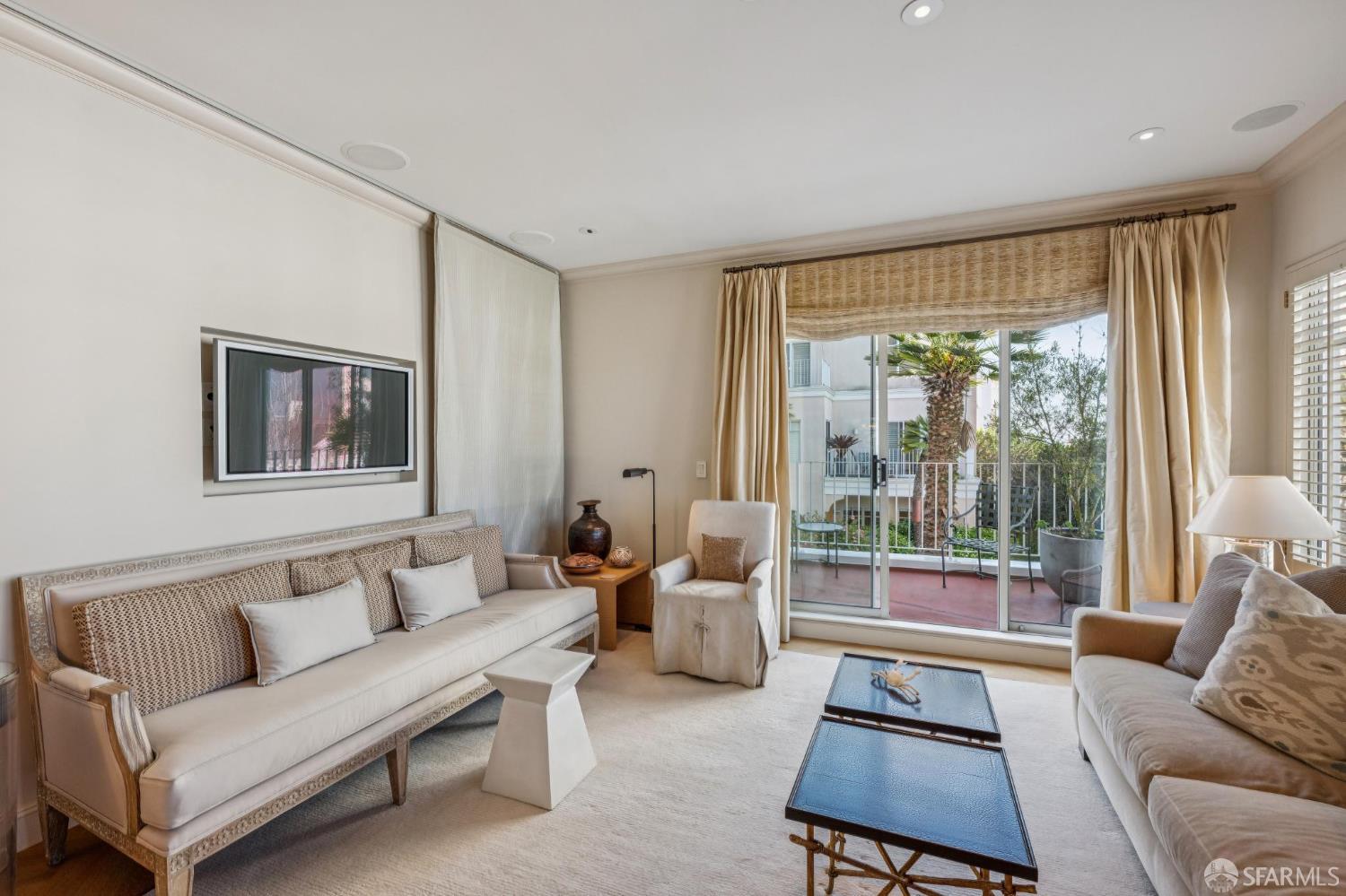 Detail Gallery Image 8 of 51 For 1150 Lombard St #28,  San Francisco,  CA 94109 - 2 Beds | 2 Baths