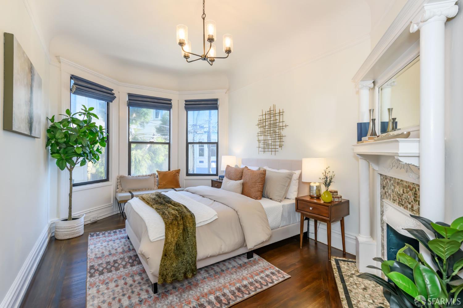 Detail Gallery Image 3 of 16 For 34 Dearborn St a,  San Francisco,  CA 94110 - 2 Beds | 1 Baths