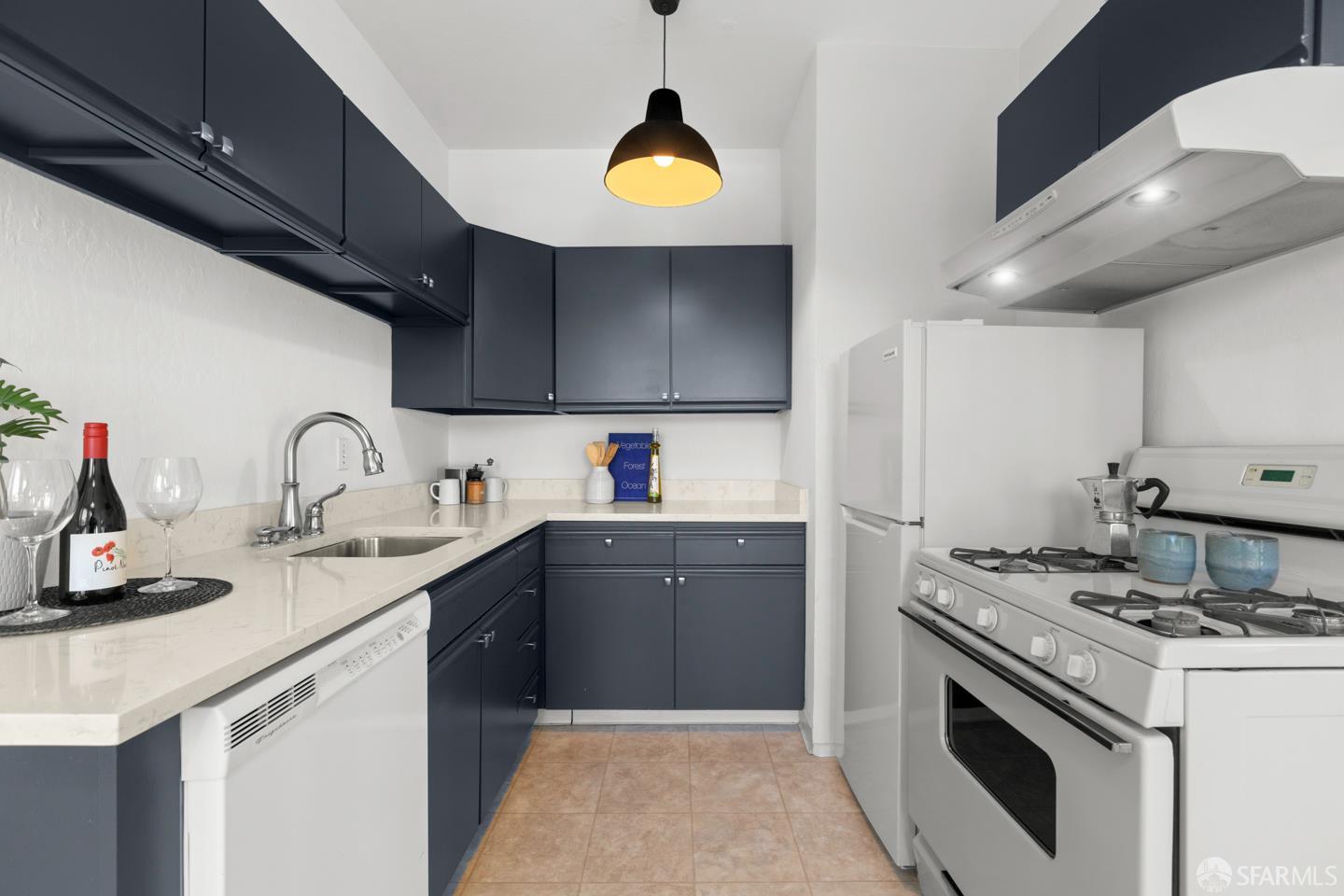 Detail Gallery Image 10 of 30 For 2415 Van Ness Ave #602,  San Francisco,  CA 94109 - 0 Beds | 1 Baths