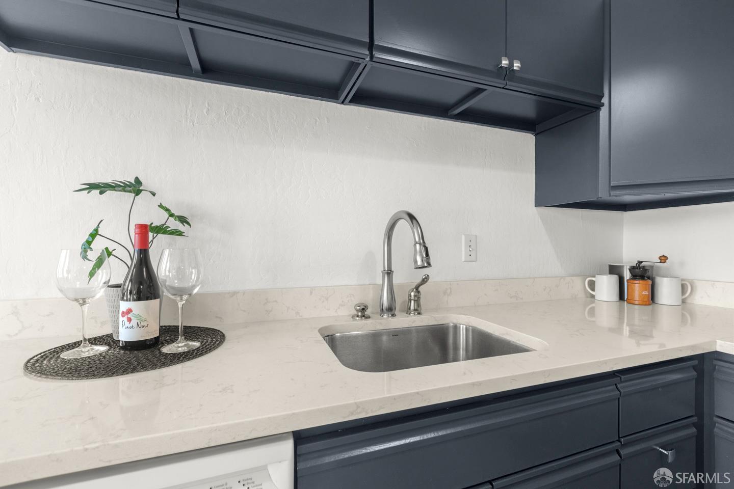 Detail Gallery Image 9 of 30 For 2415 Van Ness Ave #602,  San Francisco,  CA 94109 - 0 Beds | 1 Baths