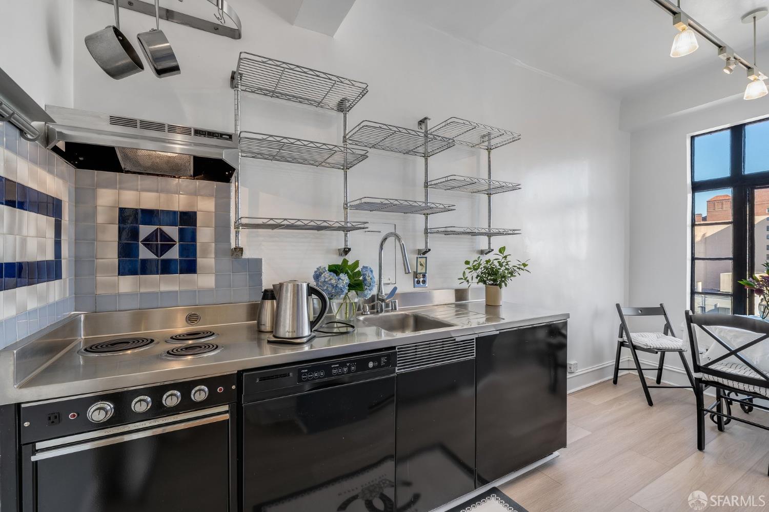 Photo #10: 426097094 Listing: Photo #10