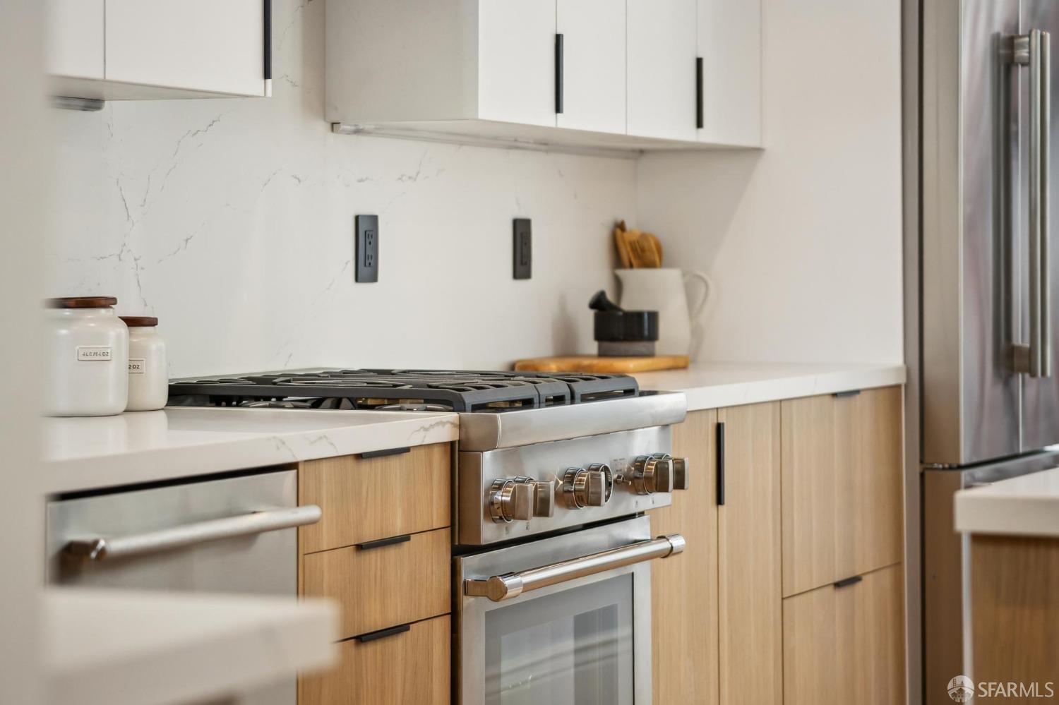 Detail Gallery Image 11 of 46 For 1029 Jackson St, San Francisco,  CA 94133 - – Beds | – Baths