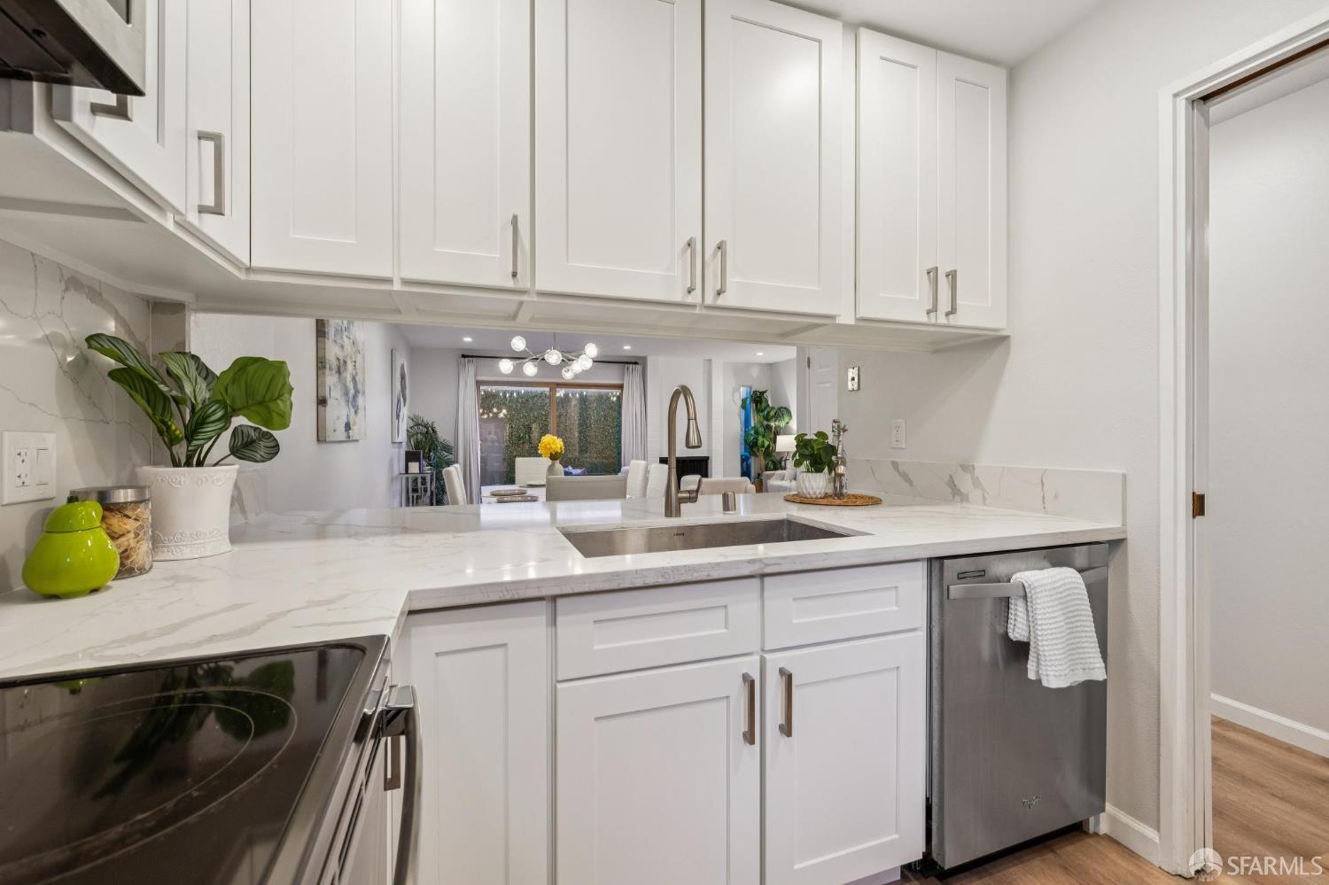 Detail Gallery Image 15 of 51 For 1152 Admiralty Ln, Alameda,  CA 94502 - 3 Beds | 1/1 Baths