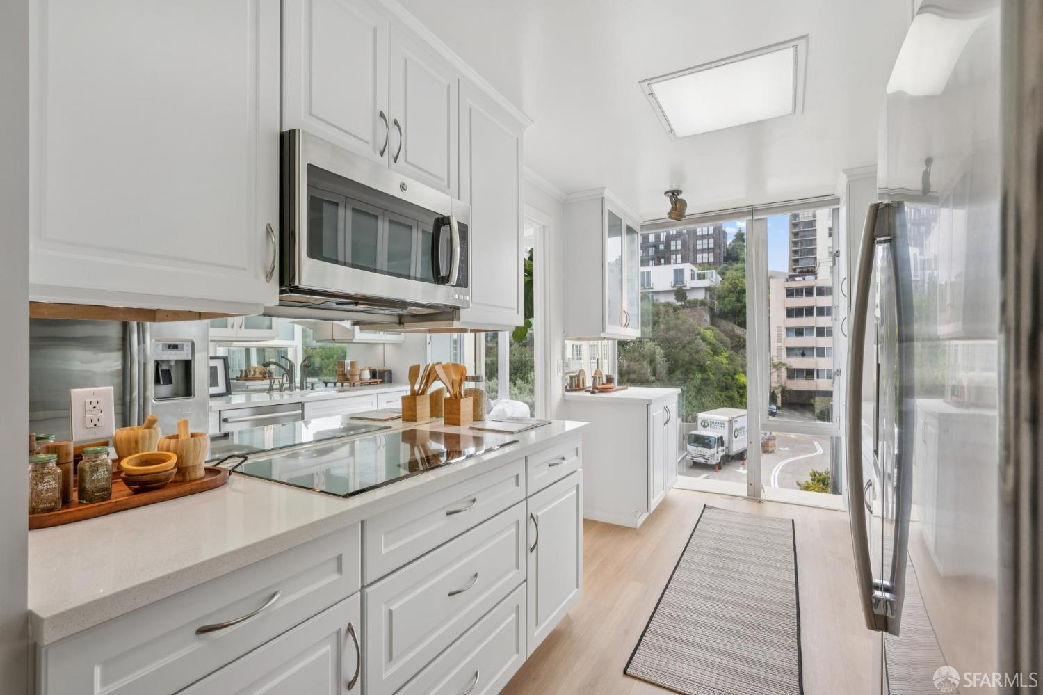 Detail Gallery Image 11 of 37 For 1750 Taylor St #202,  San Francisco,  CA 94133 - 2 Beds | 2 Baths