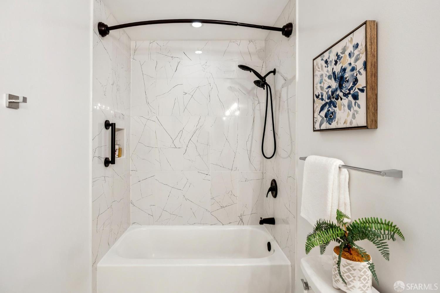 Detail Gallery Image 34 of 51 For 1152 Admiralty Ln, Alameda,  CA 94502 - 3 Beds | 1/1 Baths