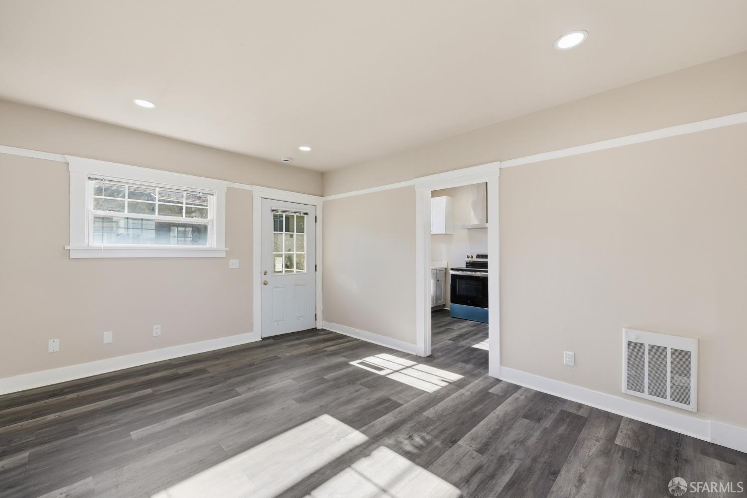 Detail Gallery Image 11 of 29 For 1504 10th St, Berkeley,  CA 94710 - – Beds | – Baths