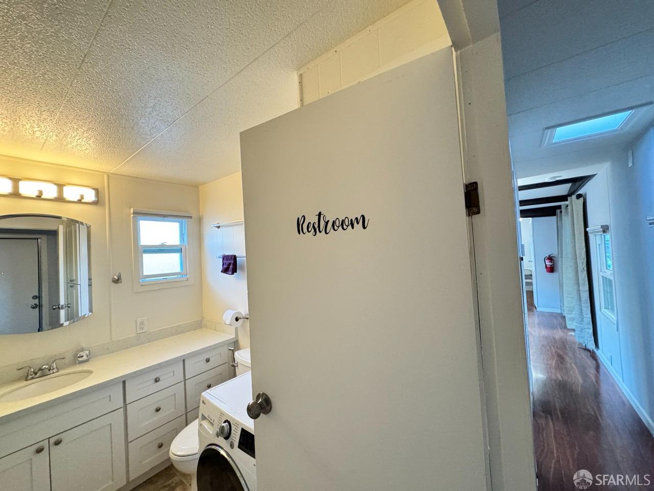 Detail Gallery Image 6 of 16 For 1700 El Camino Real 18-01, South San Francisco,  CA 94080 - 2 Beds | 1 Baths