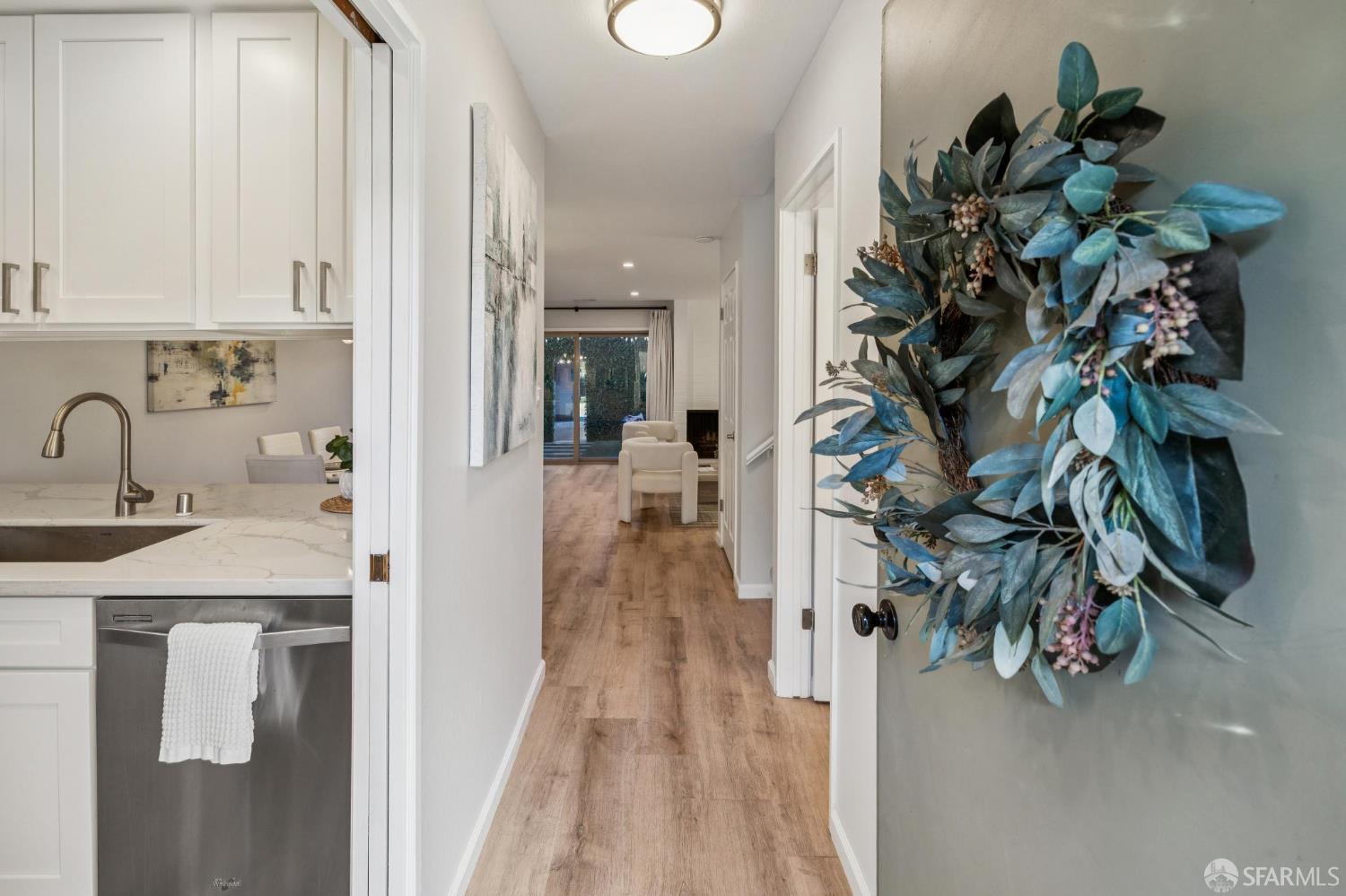 Detail Gallery Image 4 of 51 For 1152 Admiralty Ln, Alameda,  CA 94502 - 3 Beds | 1/1 Baths