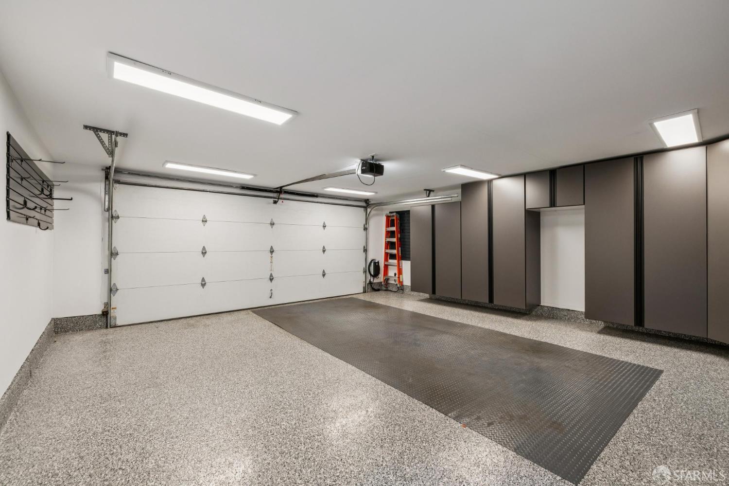 Detail Gallery Image 38 of 51 For 1152 Admiralty Ln, Alameda,  CA 94502 - 3 Beds | 1/1 Baths