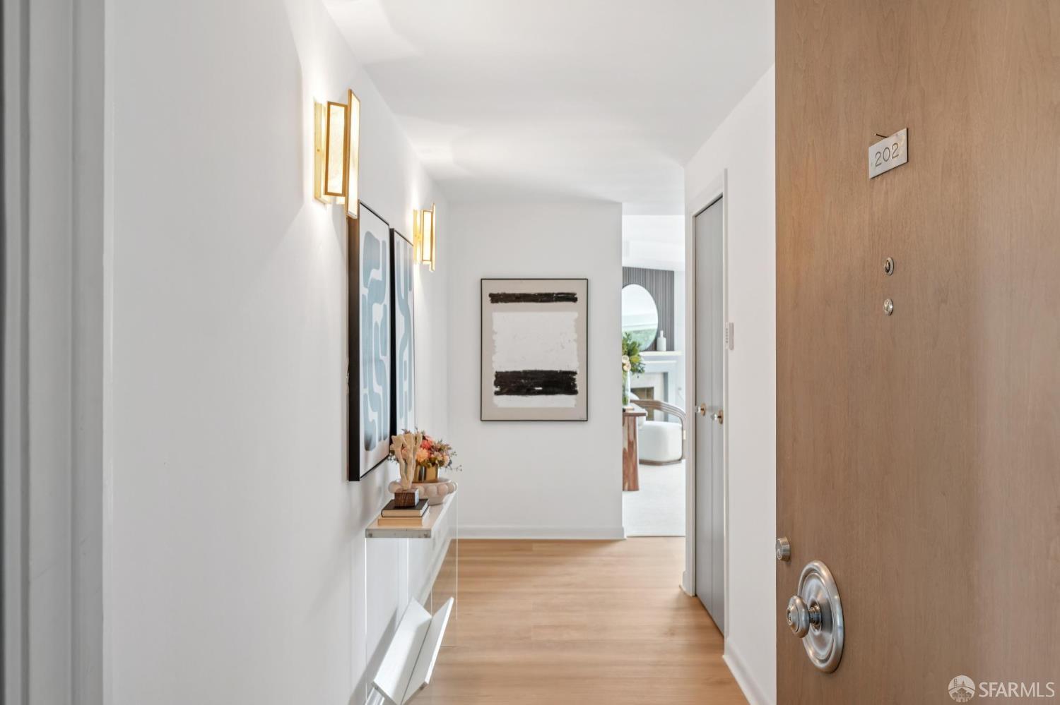 Detail Gallery Image 3 of 37 For 1750 Taylor St #202,  San Francisco,  CA 94133 - 2 Beds | 2 Baths