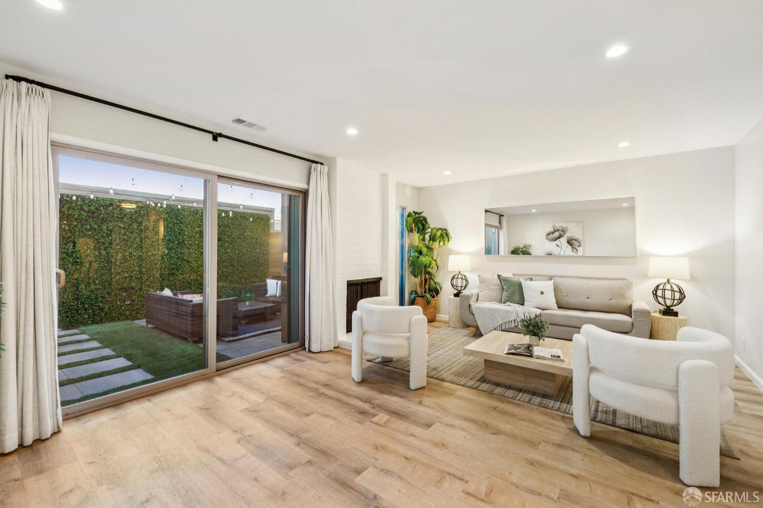 Front Image Thumbnail for SF426097146