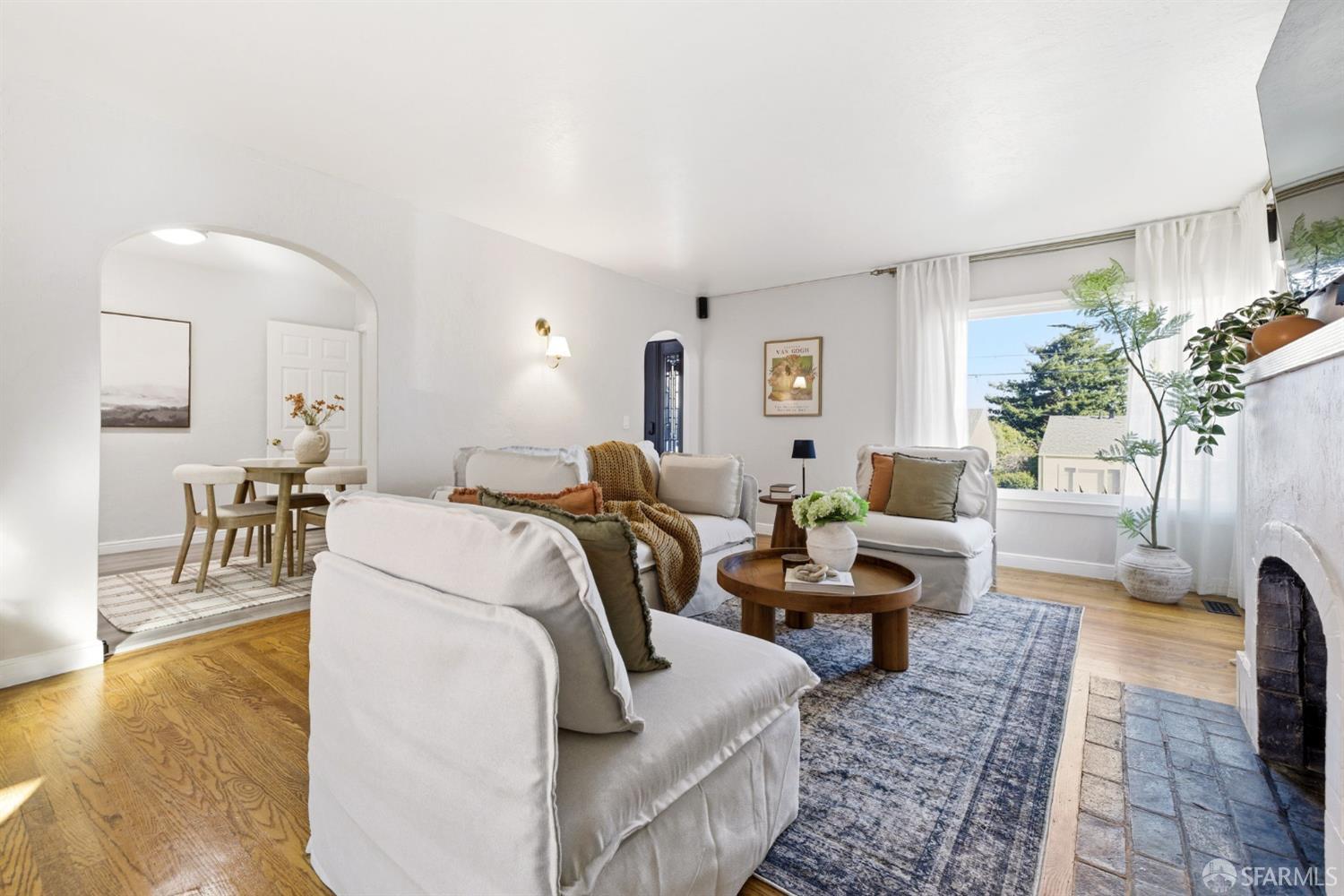 Detail Gallery Image 4 of 42 For 129 Poplar Ave, San Bruno,  CA 94066 - 3 Beds | 2 Baths