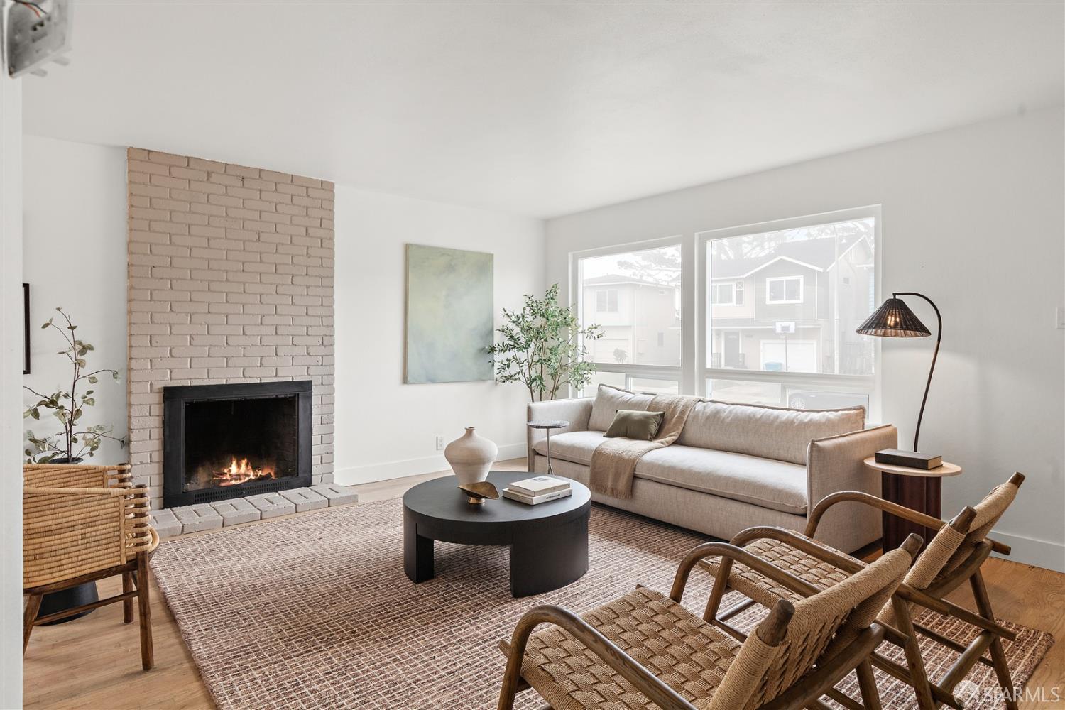 Detail Gallery Image 10 of 56 For 121 Beachview Ave, Pacifica,  CA 94044 - 4 Beds | 2/1 Baths