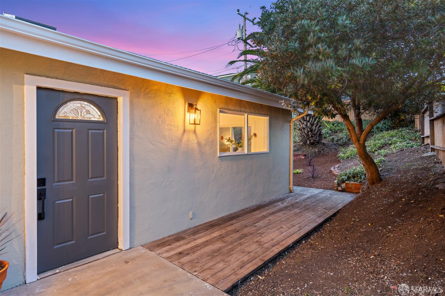 Detail Gallery Image 45 of 56 For 121 Beachview Ave, Pacifica,  CA 94044 - 4 Beds | 2/1 Baths