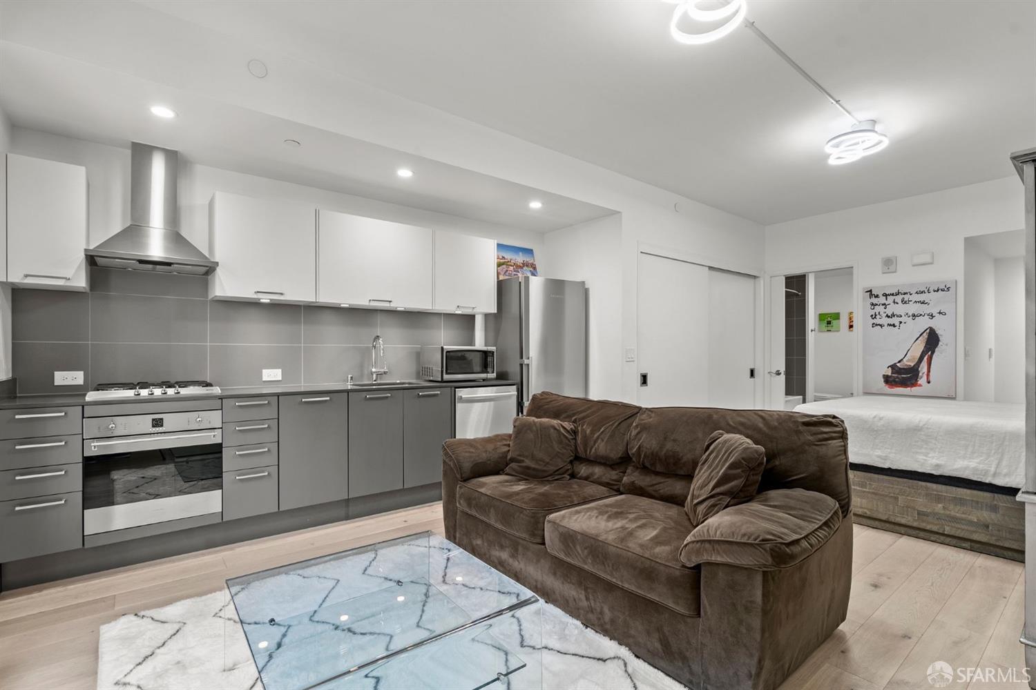 Photo #8: 426097396 Listing: Photo #8