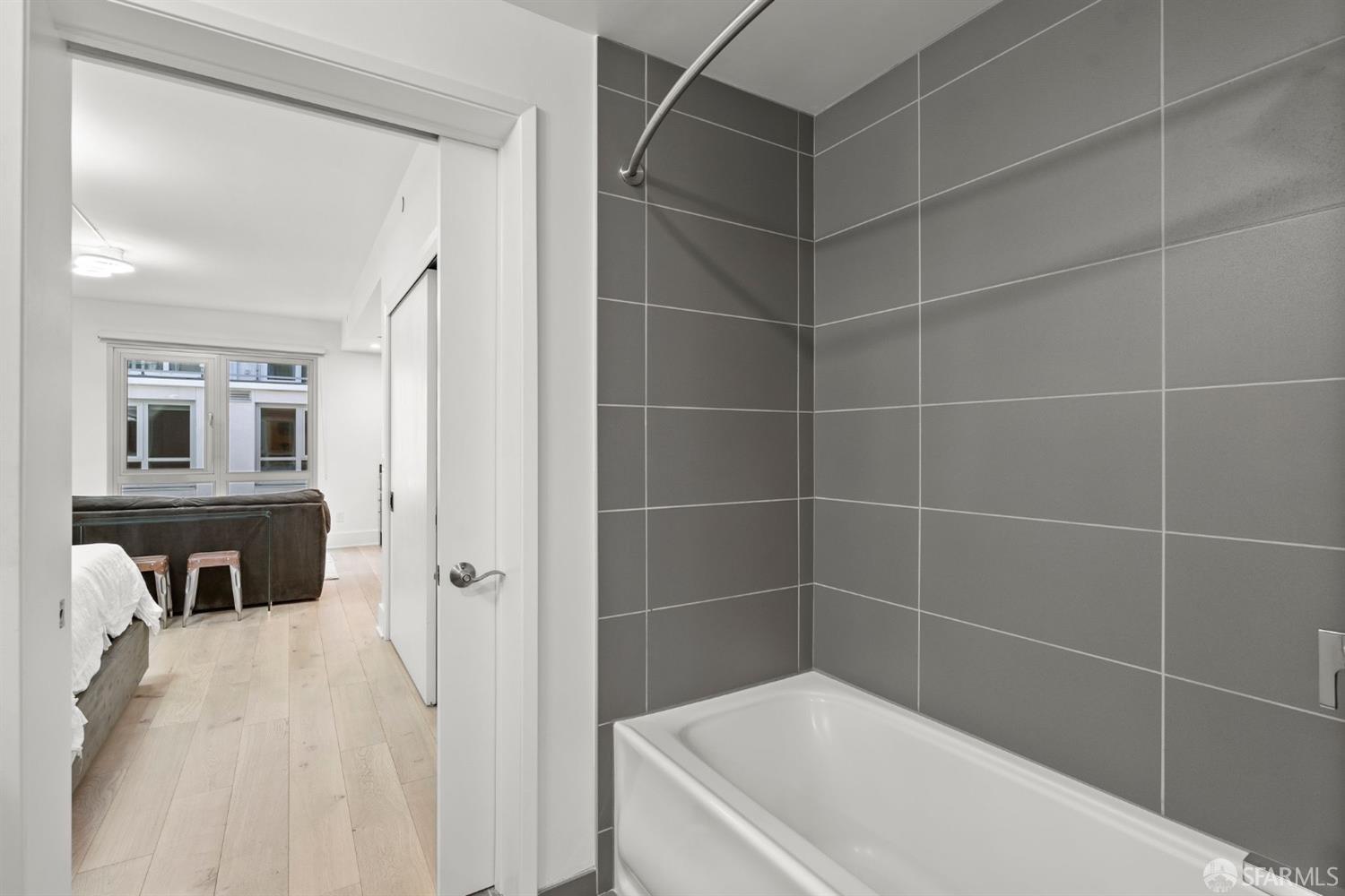 Photo #13: 426097396 Listing: Photo #13