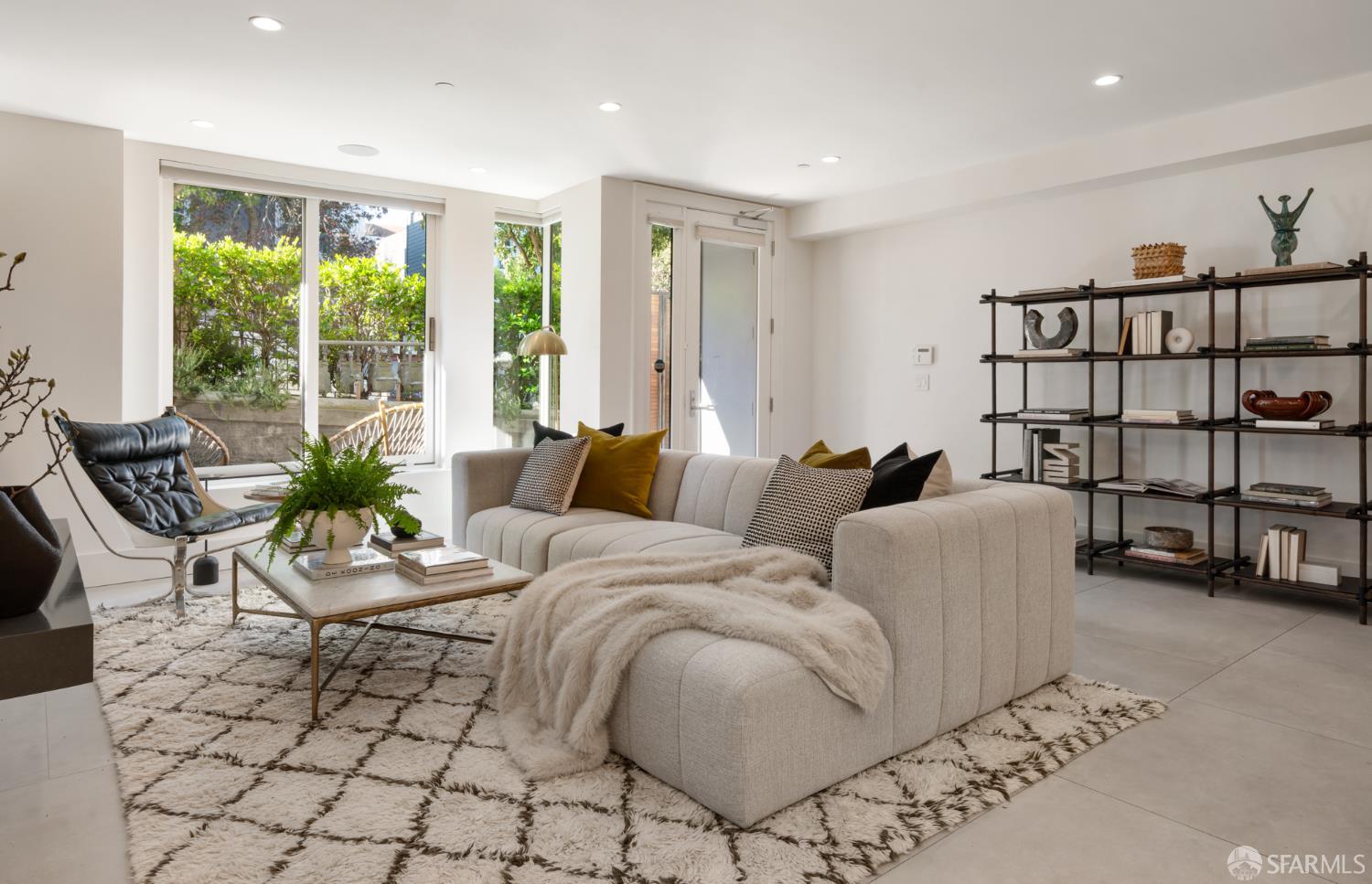 Detail Gallery Image 2 of 32 For 1012 Stanyan St, San Francisco,  CA 94117 - 3 Beds | 3 Baths