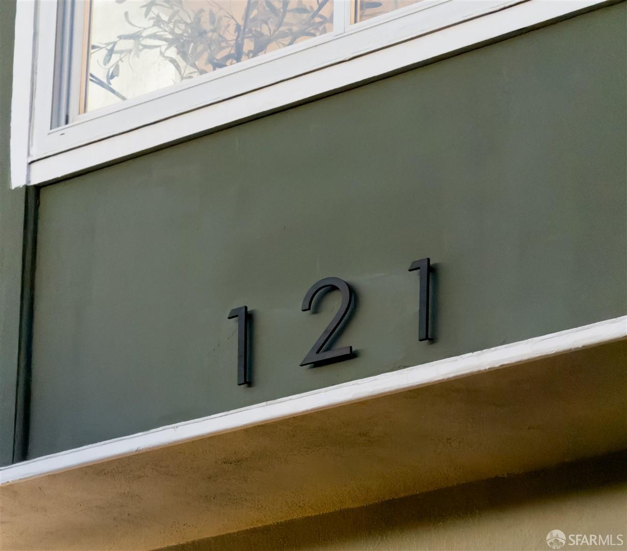 Detail Gallery Image 5 of 56 For 121 Beachview Ave, Pacifica,  CA 94044 - 4 Beds | 2/1 Baths