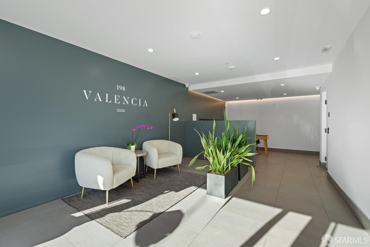 Detail Gallery Image 2 of 16 For 100 Duboce Ave #306,  San Francisco,  CA 94103 - 0 Beds | 1 Baths