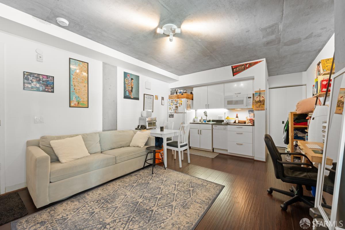 Detail Gallery Image 3 of 11 For 8 Octavia Blvd #407,  San Francisco,  CA 94102 - 0 Beds | 1 Baths