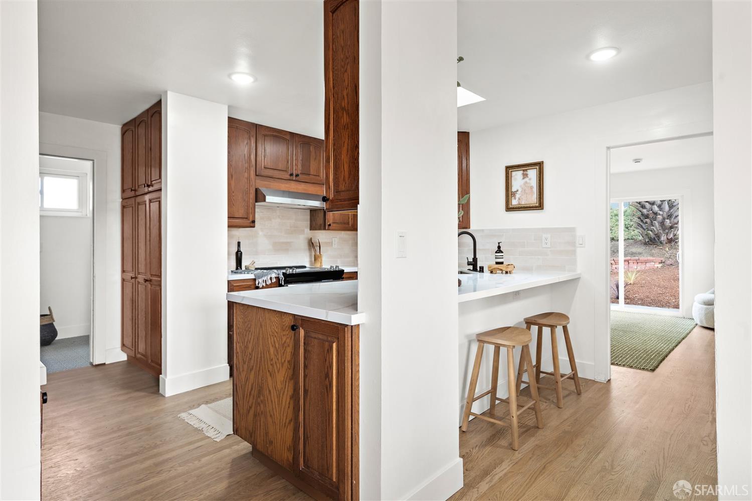 Detail Gallery Image 15 of 56 For 121 Beachview Ave, Pacifica,  CA 94044 - 4 Beds | 2/1 Baths